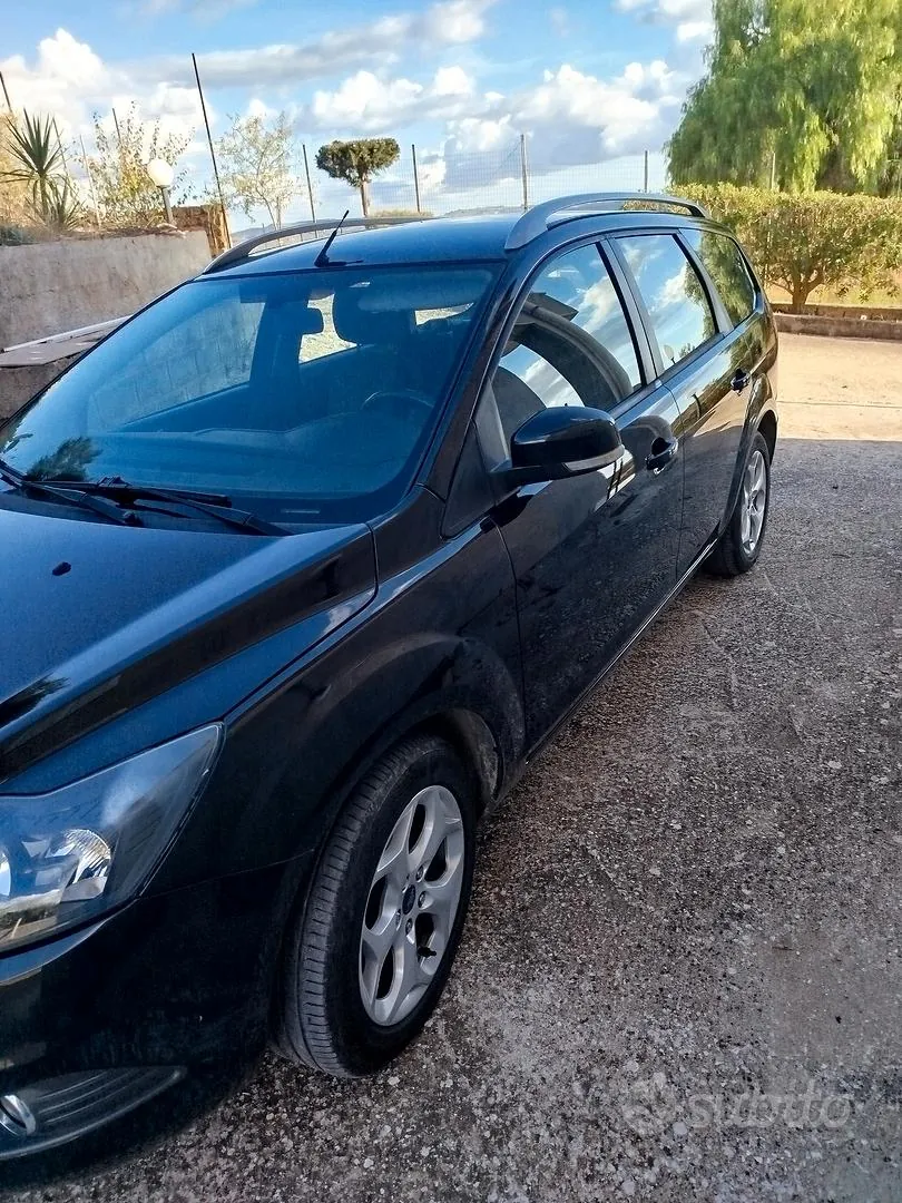 Ford Focus 2011 photo 3
