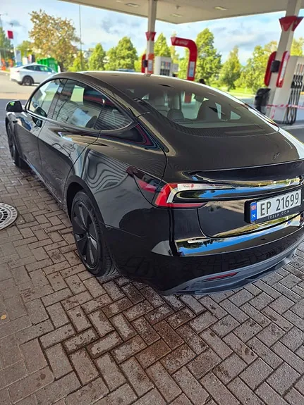 Tesla Model 3 2025 photo 5