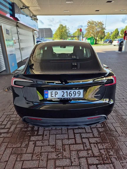 Tesla Model 3 2025 photo 4