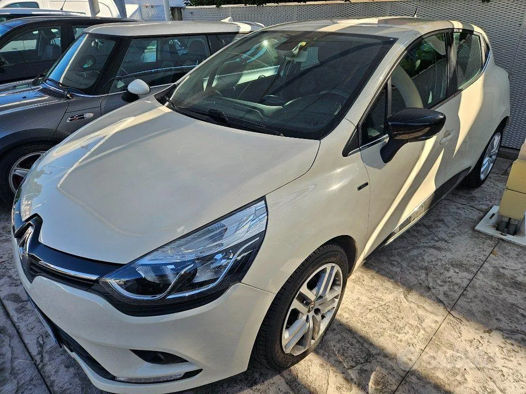 Renault Clio 2018 photo 2