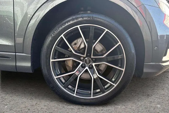 Audi Q8 2023 photo 5