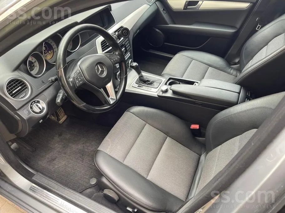Mercedes-Benz C300 2012 photo 5