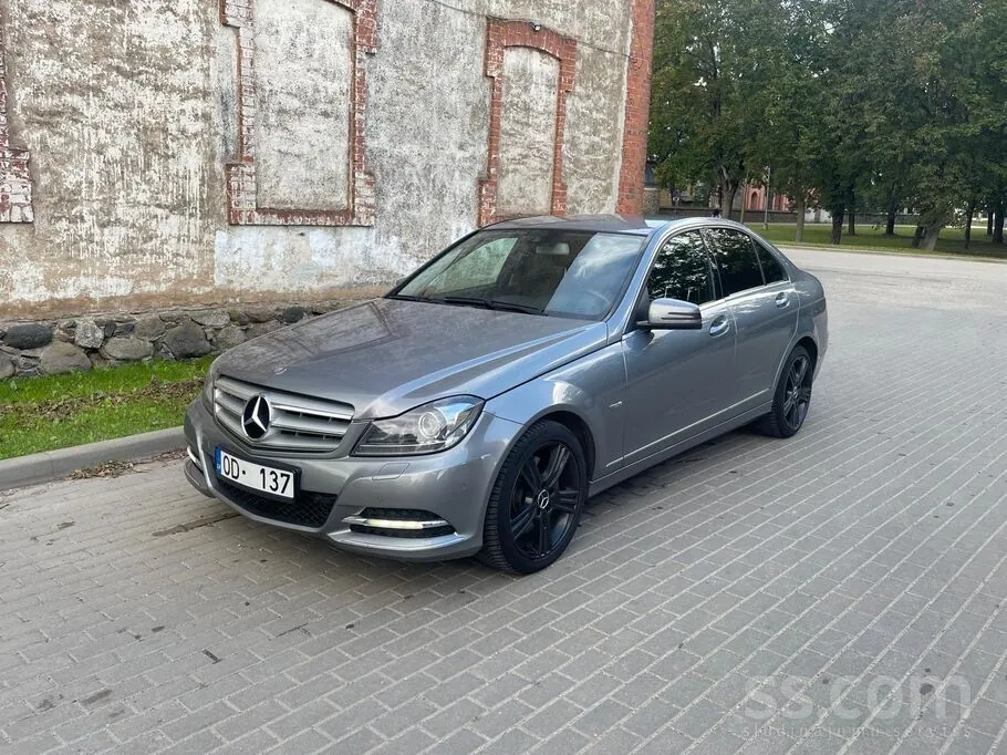 Mercedes-Benz C300