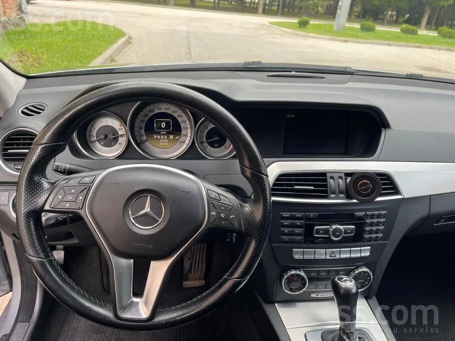 Mercedes-Benz C300 2012 photo 4