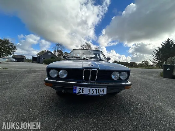 BMW 5-Serie 1981 photo 2