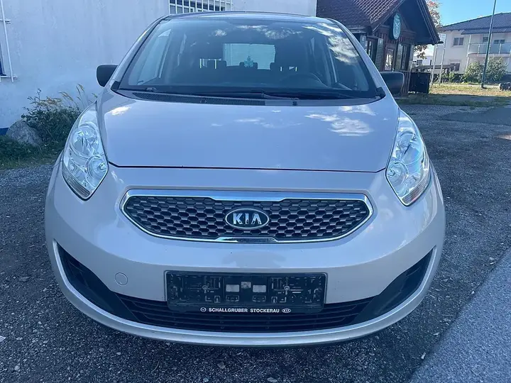 Kia Venga 2010 photo 2