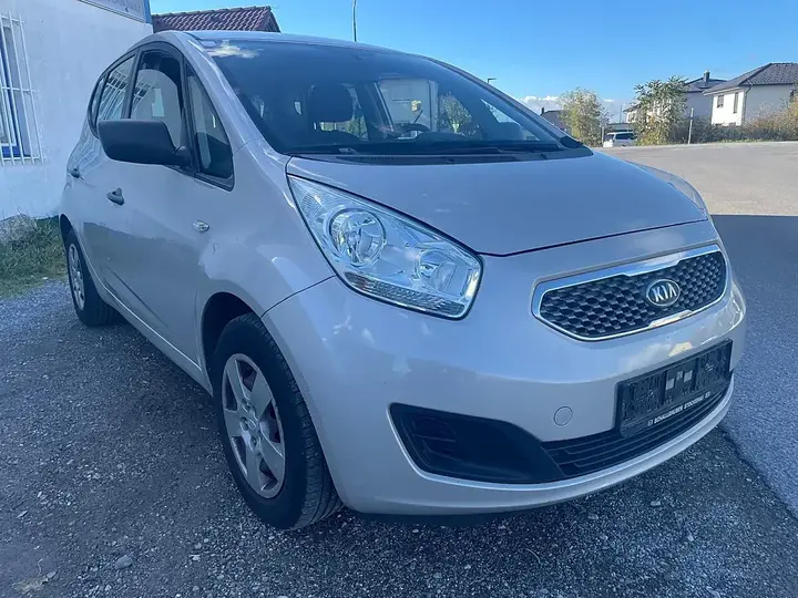 Kia Venga 2010 photo 3