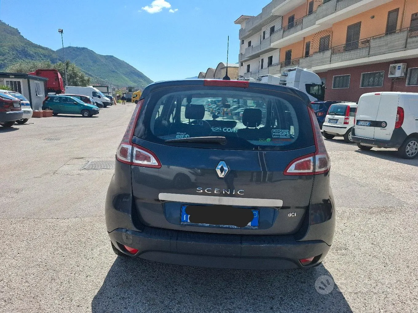Renault Scenic 2011 photo 3