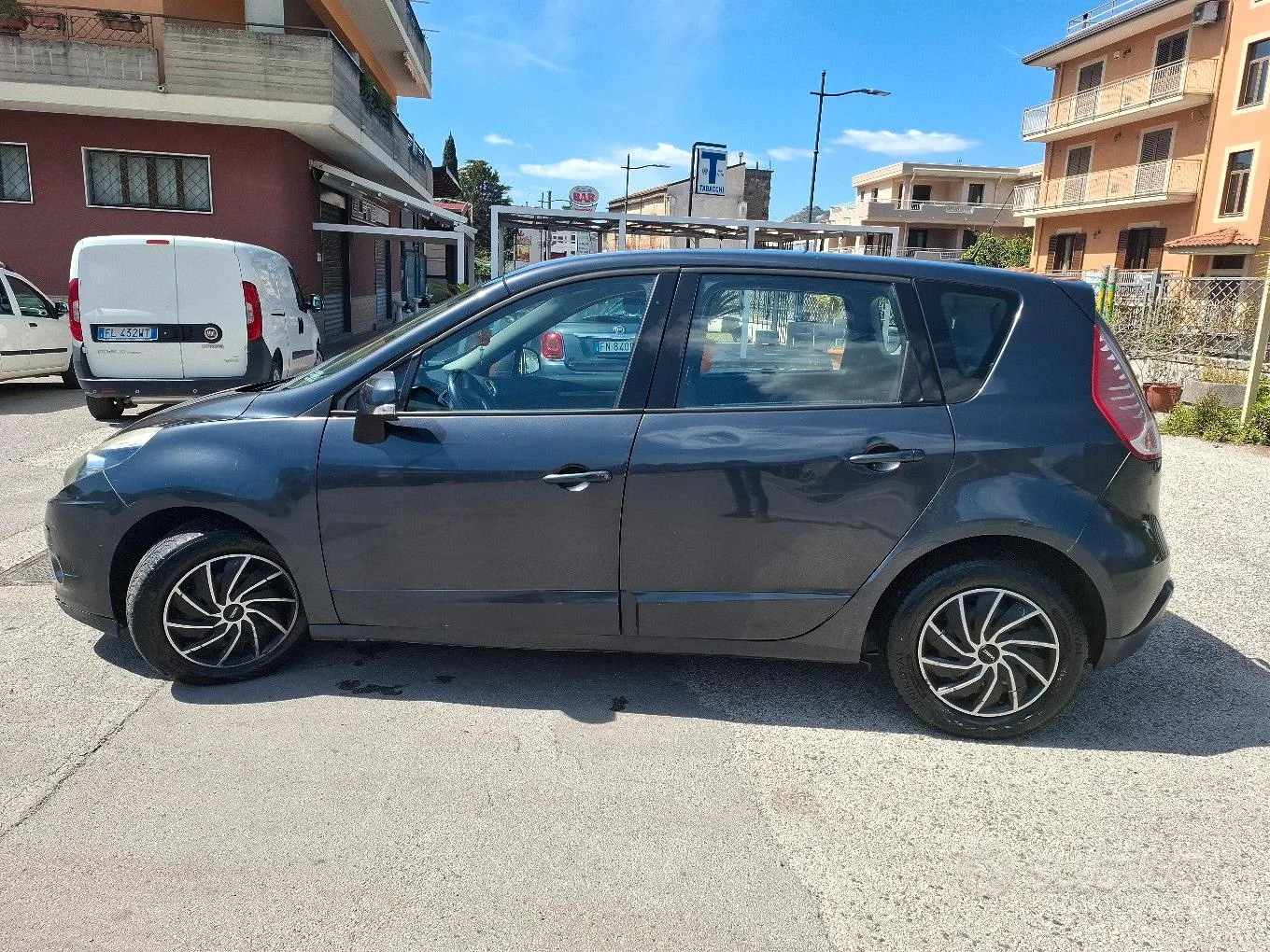 Renault Scenic 2011 photo 5