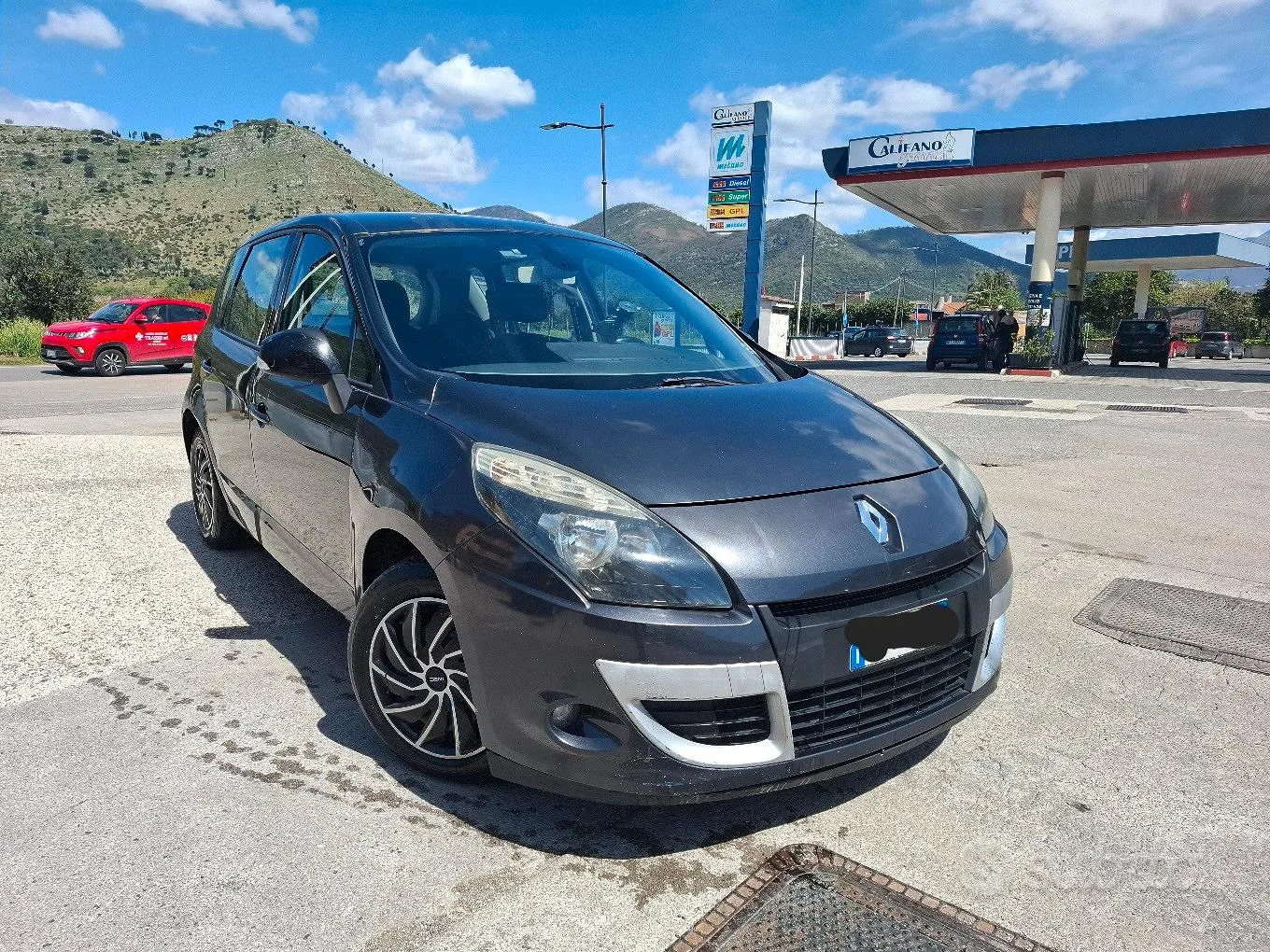 Renault Scenic 2011 photo 2