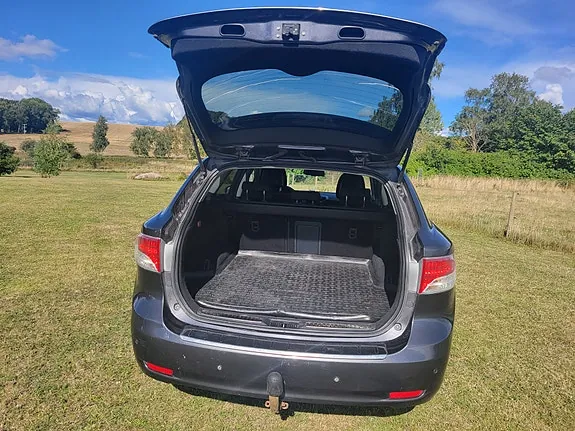 Toyota Avensis 2011 photo 5