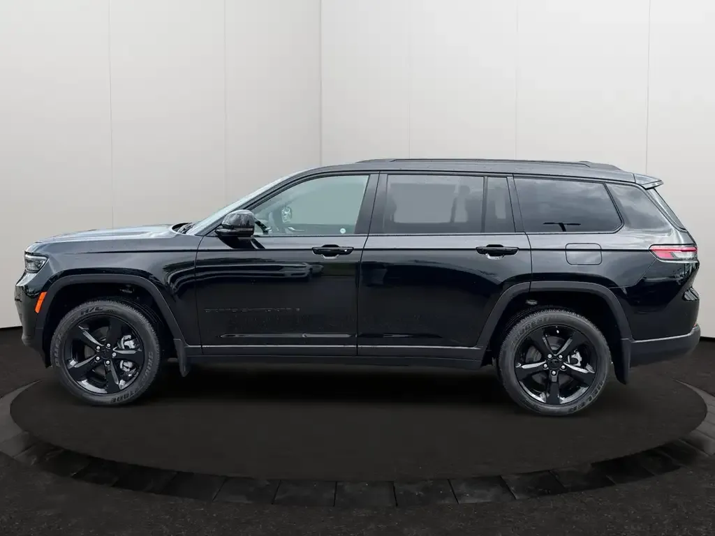 Jeep Grand Cherokee L 2025 photo 2
