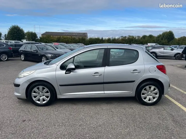 Peugeot 207 2008 photo 4