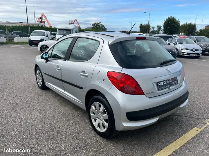 Peugeot 207 2008 photo 5