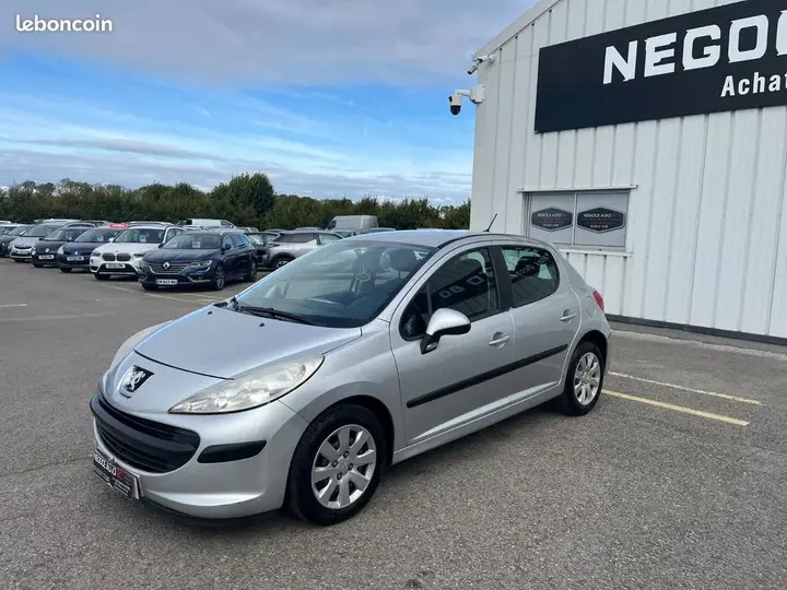 Peugeot 207 2008 photo 3