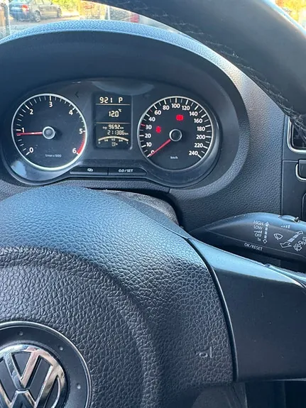 Volkswagen Polo 2011 photo 4