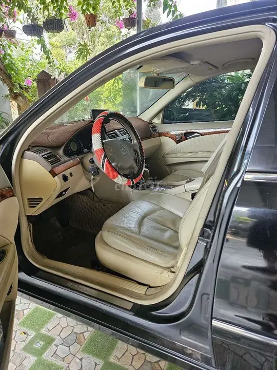 Mercedes-Benz E-Class 2004 photo 3