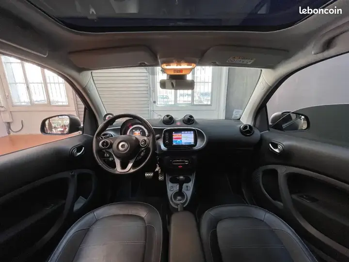 Smart Fortwo 2018 photo 2
