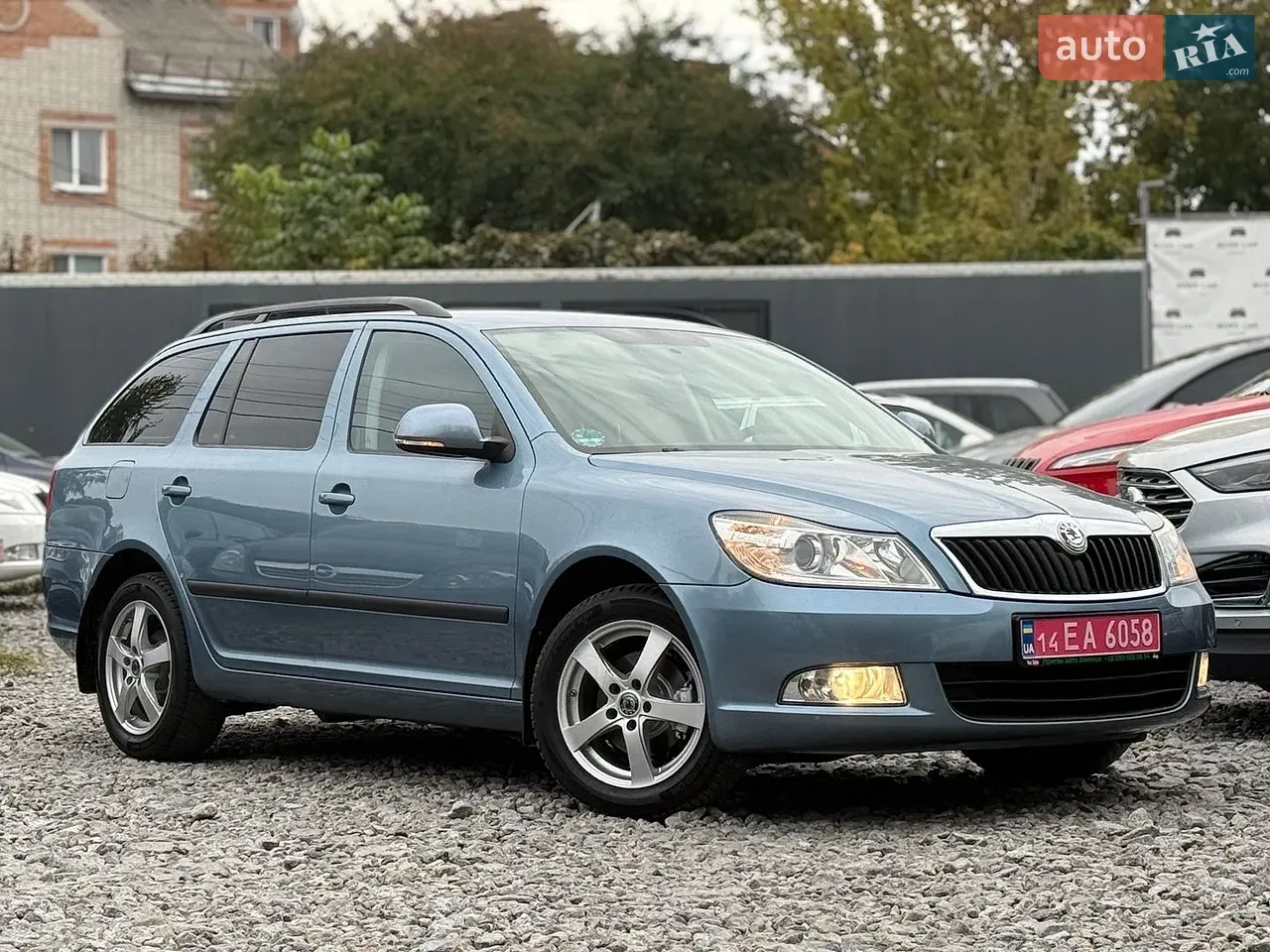 Skoda Octavia 2010 photo 2
