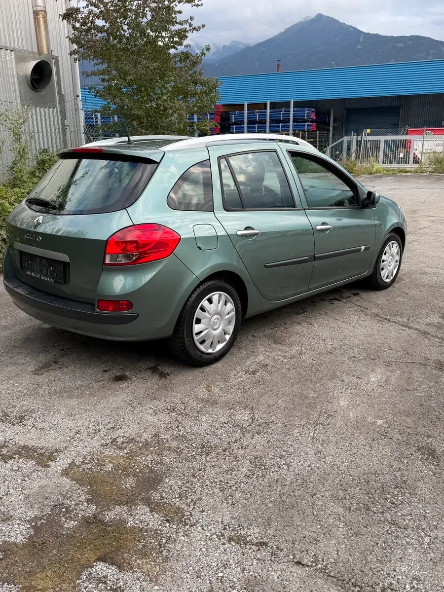 Renault Clio 2009 photo 3