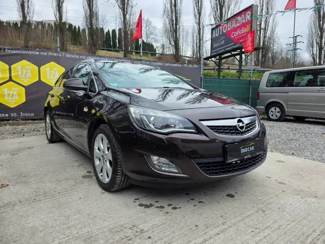 Opel Astra Sport Tourer 2011 photo 3