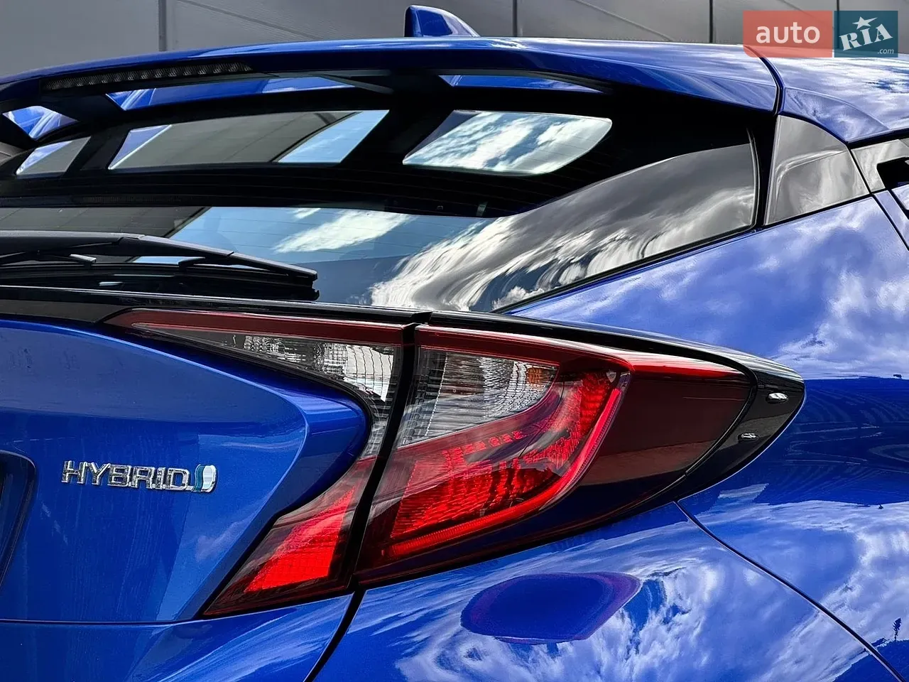 Toyota C-Hr 2021 photo 2