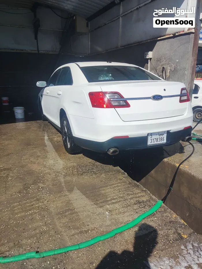 Ford Taurus 2011 photo 5