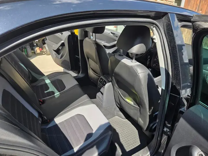 Volkswagen Jetta 2011 photo 2