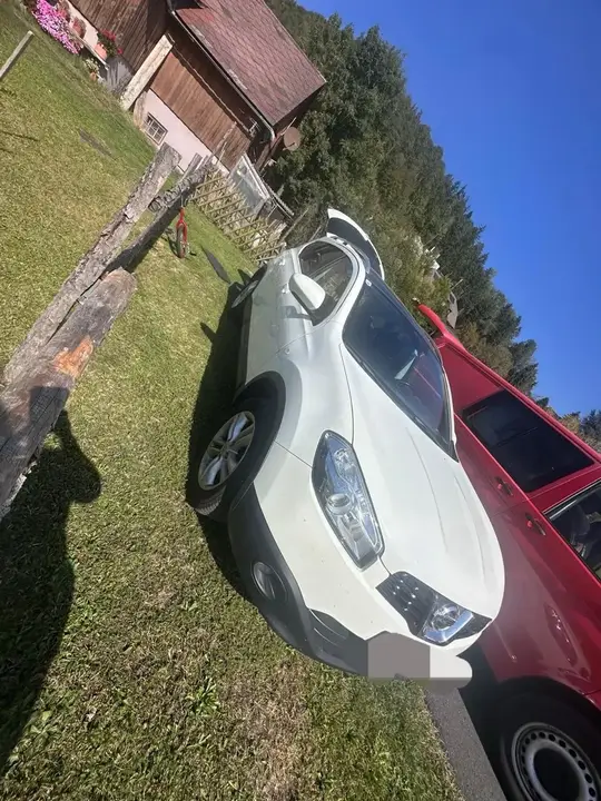 Nissan Qashqai 2012 photo 2