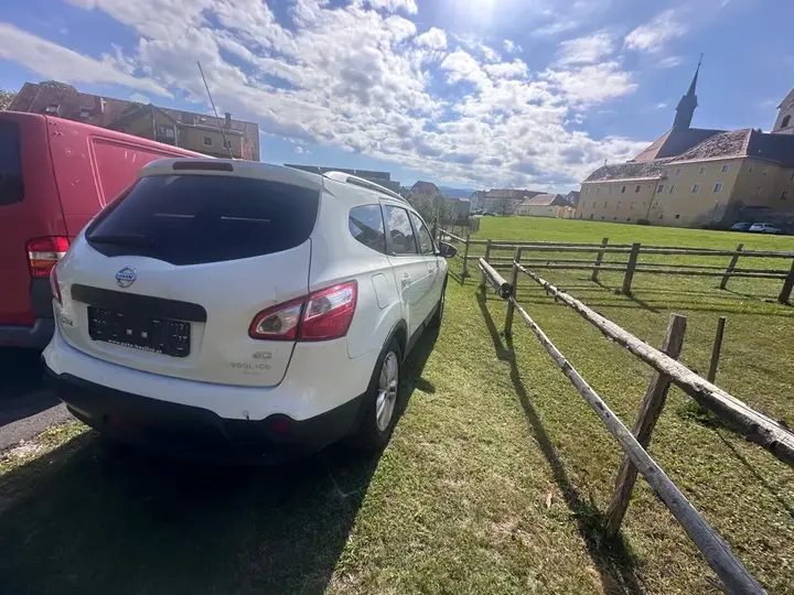Nissan Qashqai 2012 photo 3