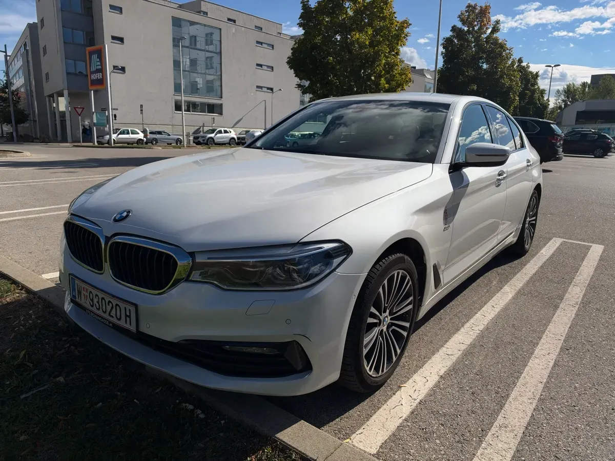 BMW 5 Series 2017 photo 2