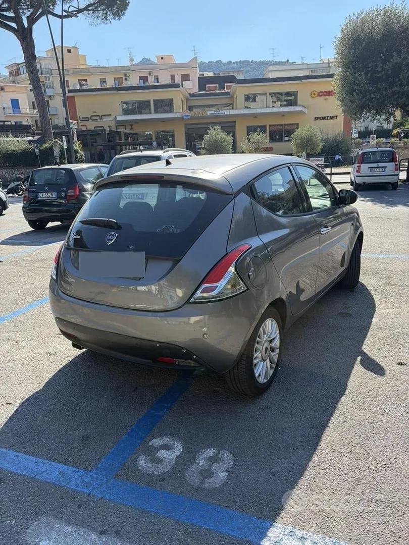 Lancia Ypsilon 2015 photo 3