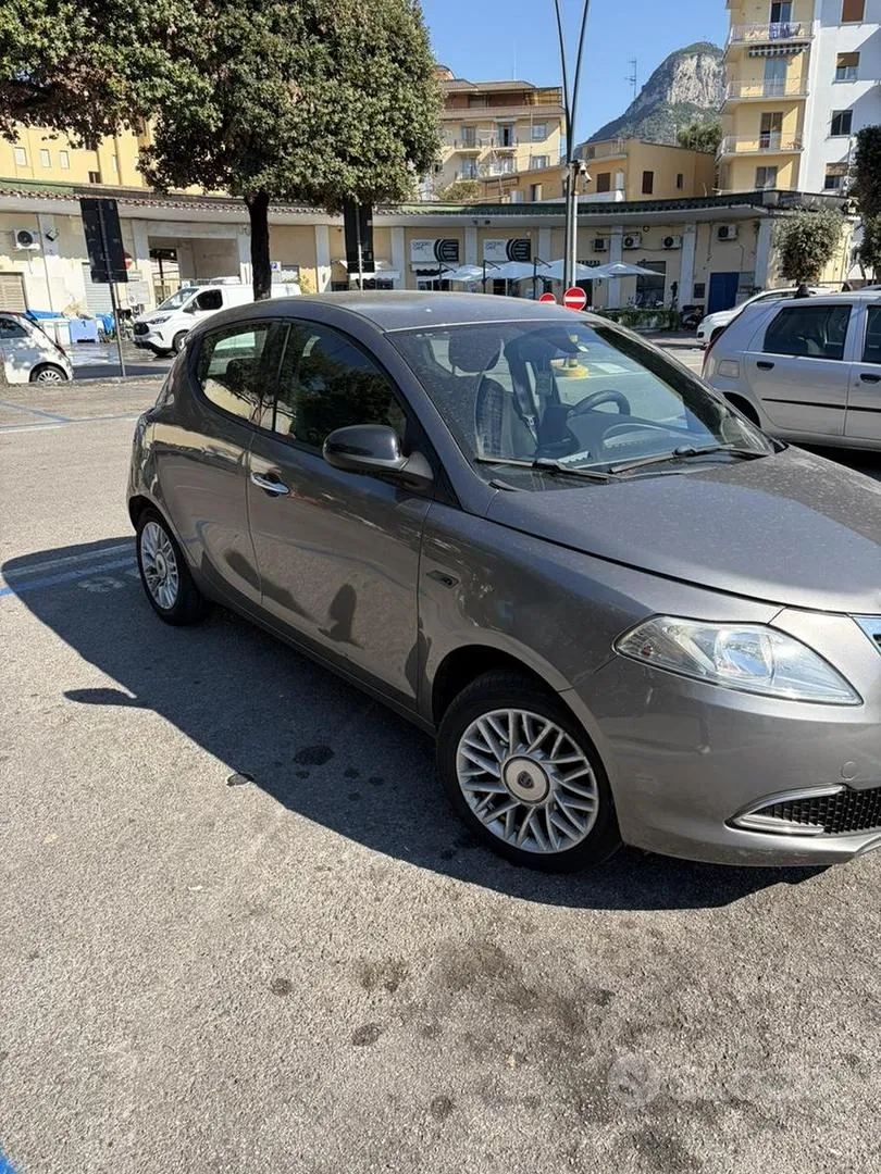 Lancia Ypsilon 2015 photo 4