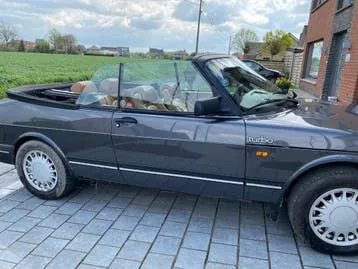 Saab 900