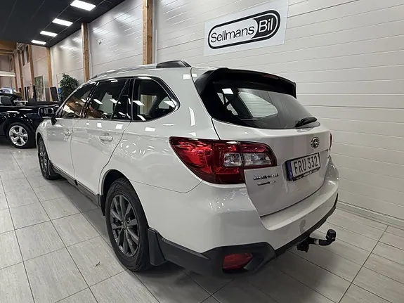 Subaru Outback 2015 photo 3