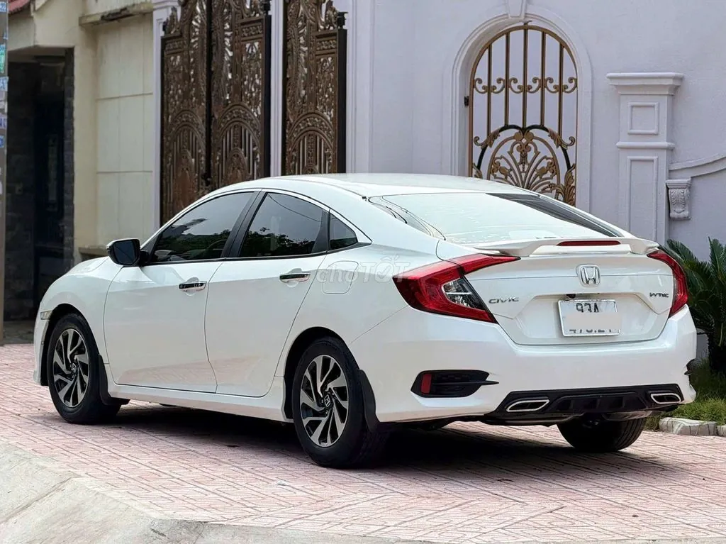 Honda Civic 2018 photo 4