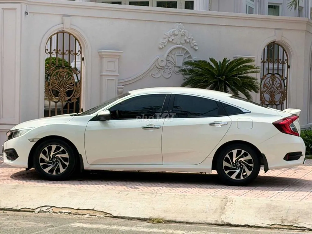 Honda Civic 2018 photo 3