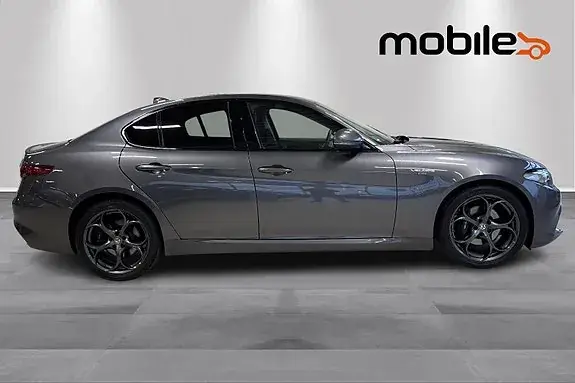 Alfa Romeo Giulia 2017 photo 2