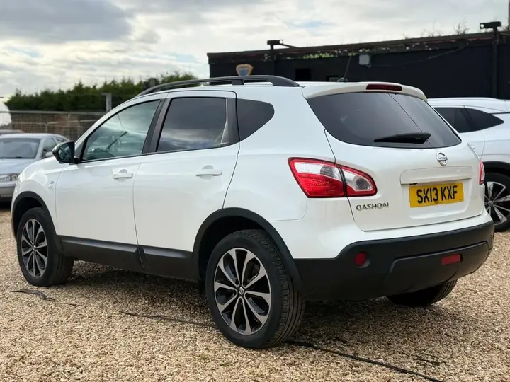 Nissan Qashqai 2013 photo 2