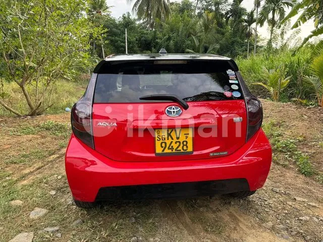 Toyota Aqua 2012 photo 3