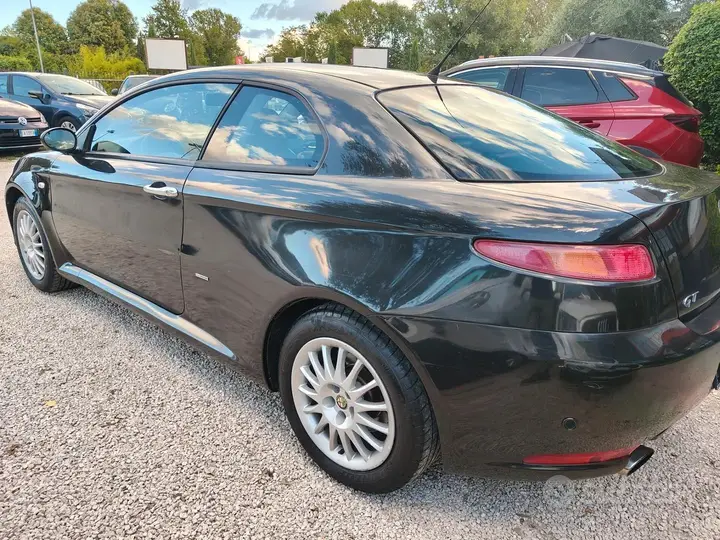 Alfa Romeo Gt 2004 photo 5