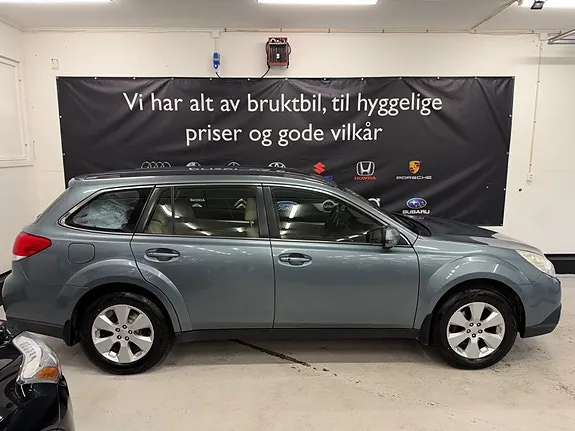 Subaru Outback 2011 photo 3