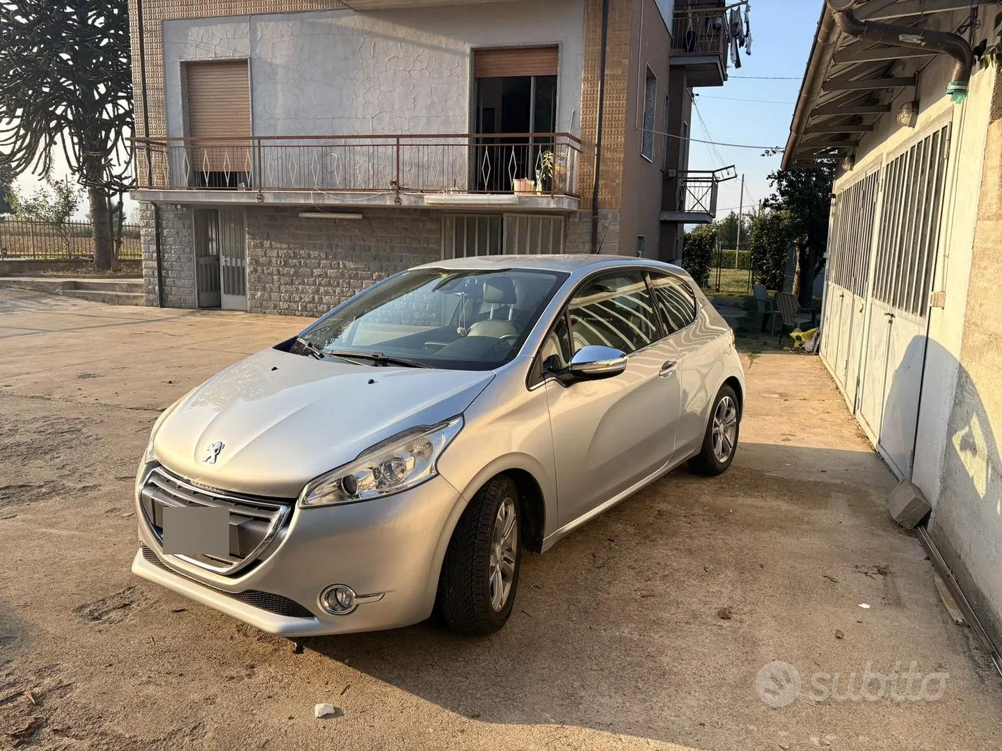 Peugeot 208 2013 photo 4