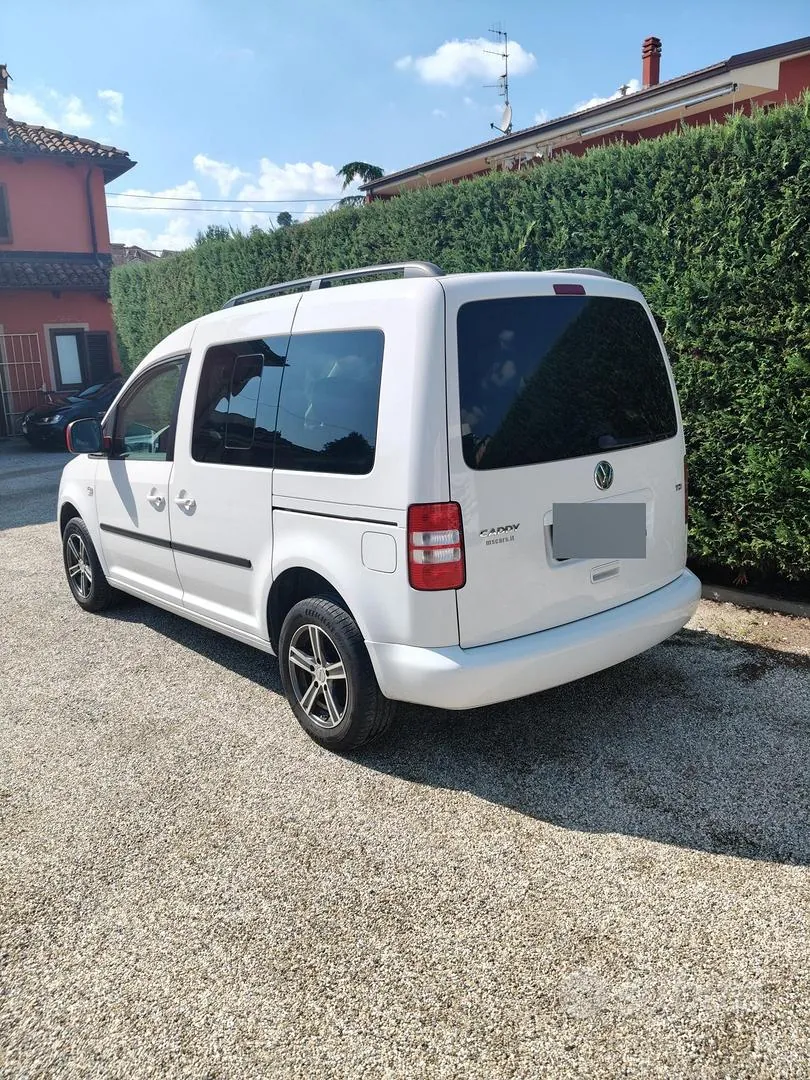 Volkswagen Caddy 2011 photo 2