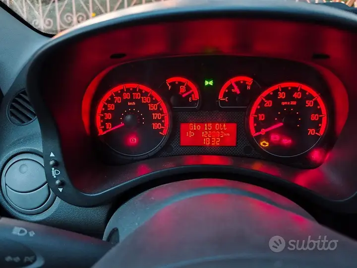 Fiat Panda 2011 photo 4