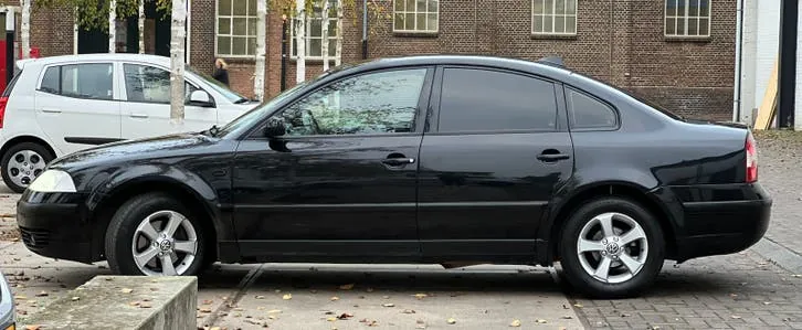 Volkswagen Passat 2002 photo 3