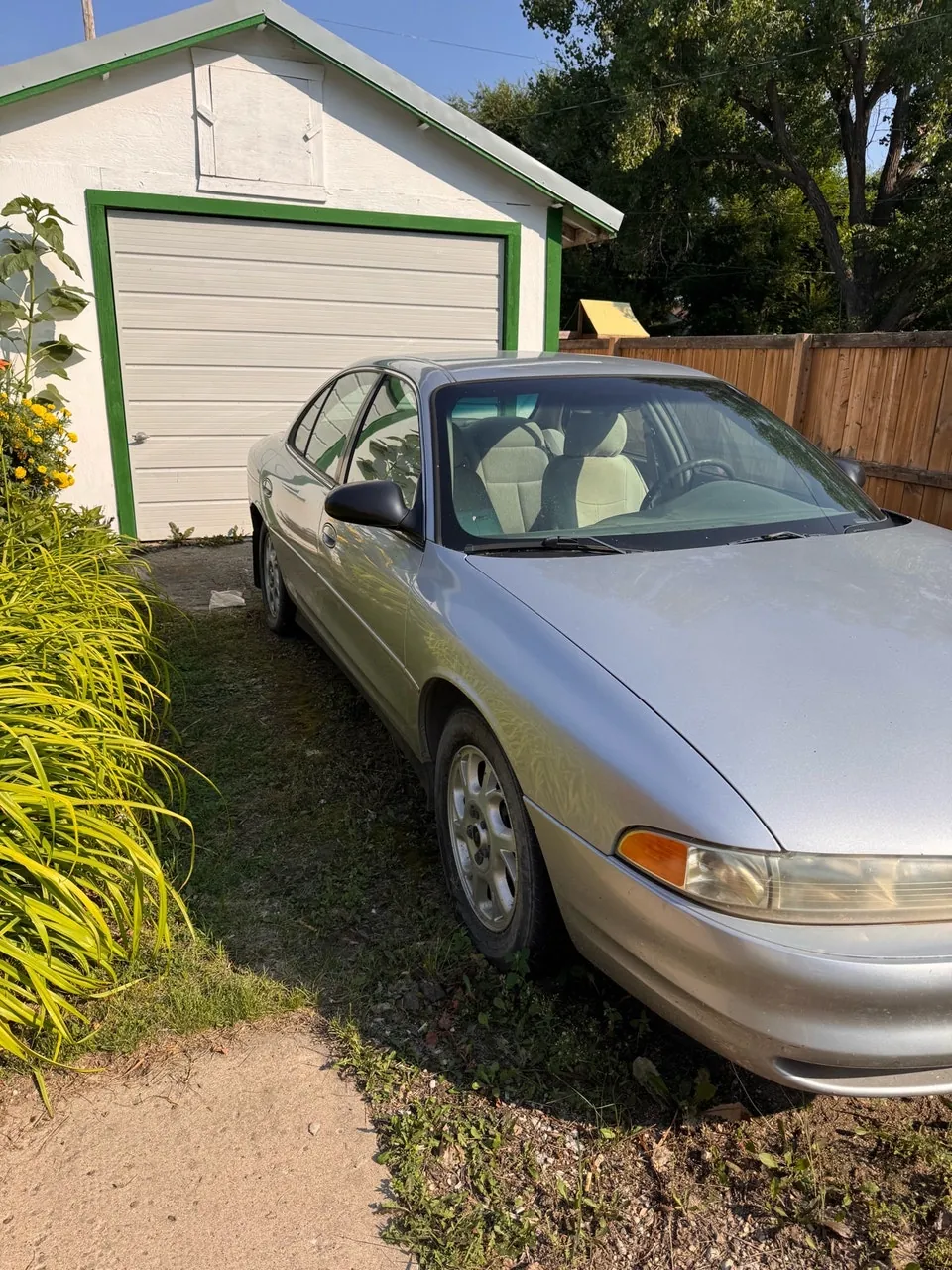 Oldsmobile Intrigue 2002 photo 3