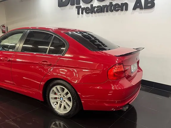 BMW 320D 2010 photo 4