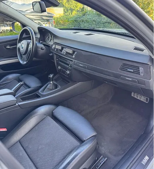 BMW 318D 2010 photo 4