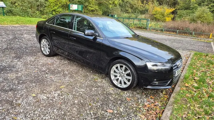 Audi A4 2014 photo 2
